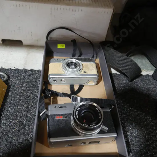 2 Canon cameras