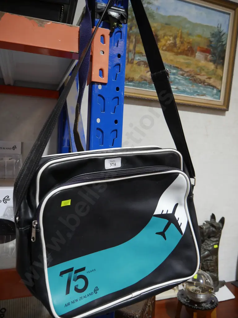 Air New Zealand bag Image 1++
