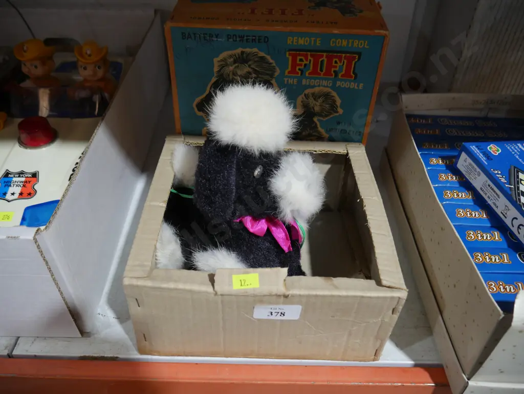 Boxed Fifi the beginning poodle remote control toy Image 1++
