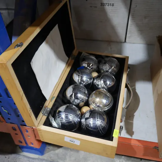Petanque set