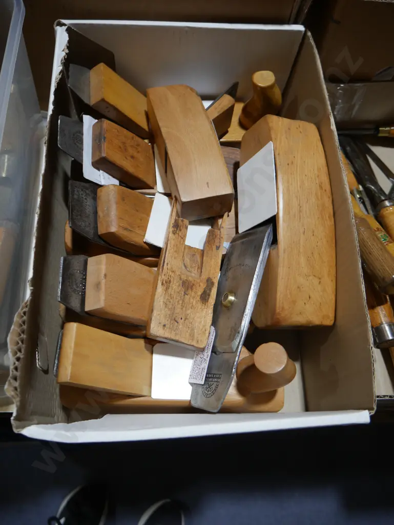 Assorted wood planes Image 1++