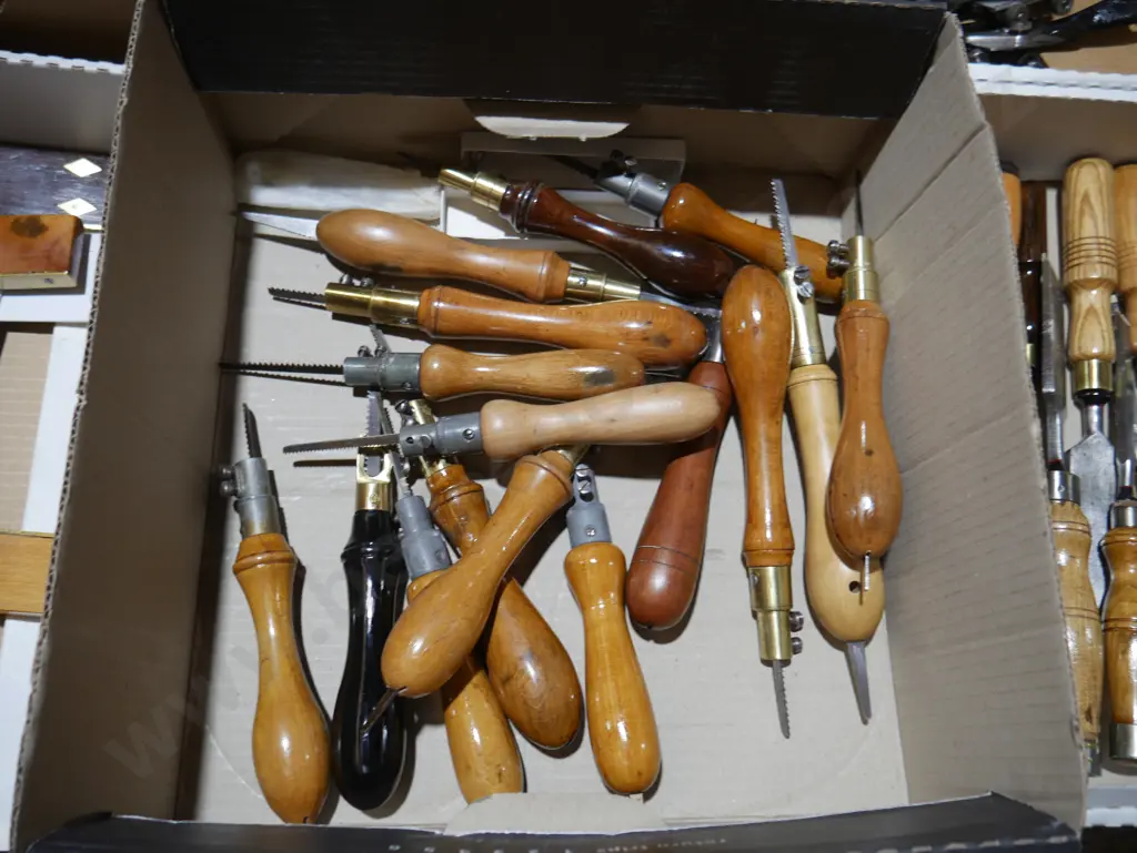 Assorted pad saws Image 1++