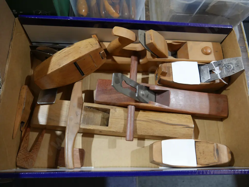 Assorted wood planes Image 1++