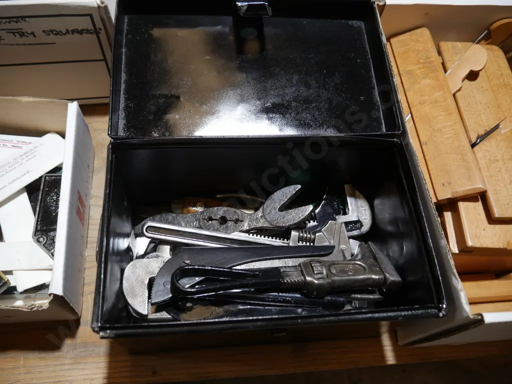 Assorted wrenches etc Image 1++