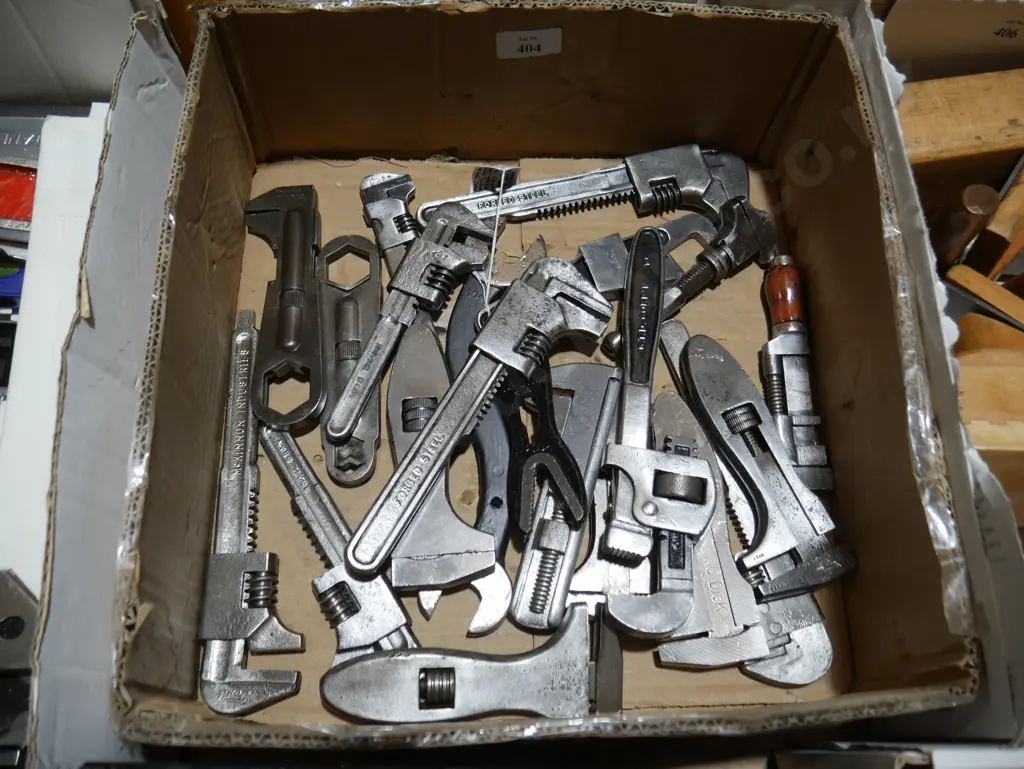 Assorted wrenches etc Image 1++