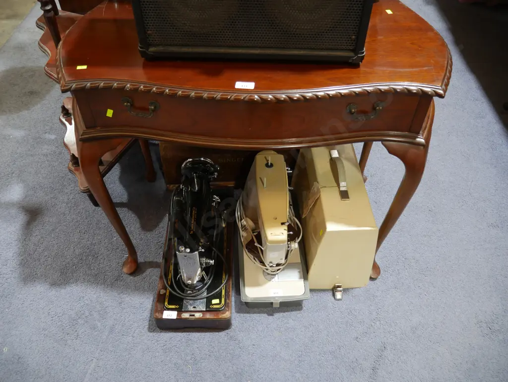 Mahogany hall table Image 1++