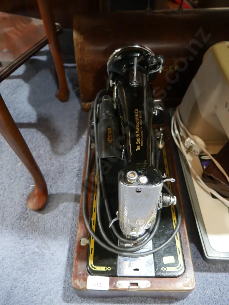 Singer sewing machine Image 1++