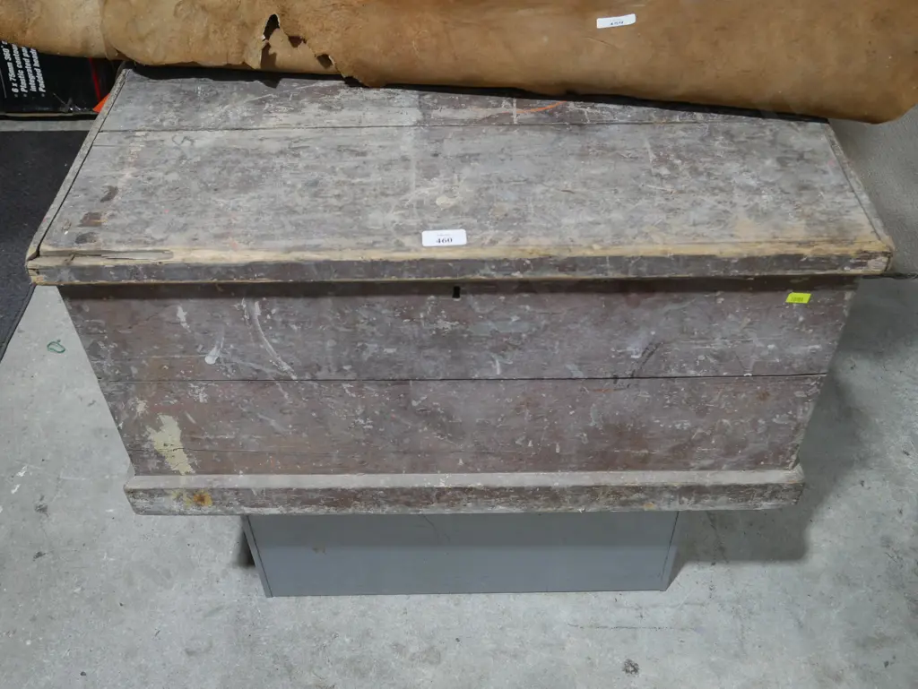 Wooden trunk Image 1++