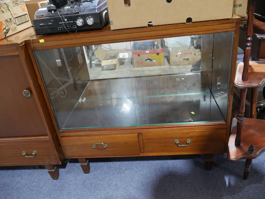 Display cabinet Image 1++