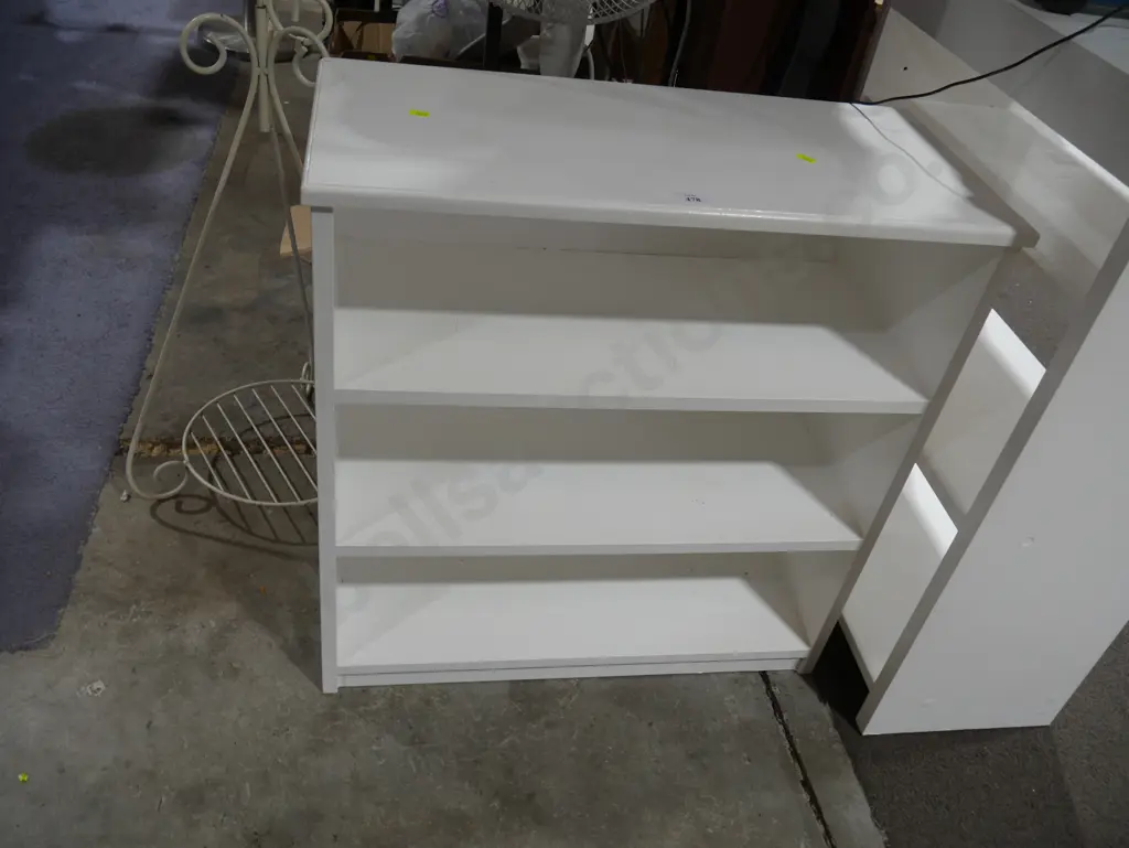 White bookcase Image 1++