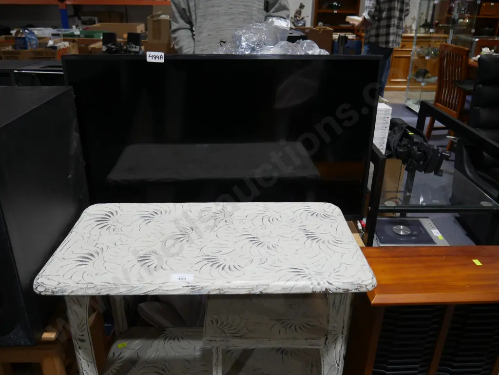 Panasonic 32" android TV Image 1++