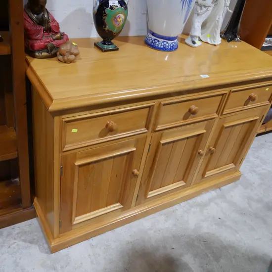 Sideboard