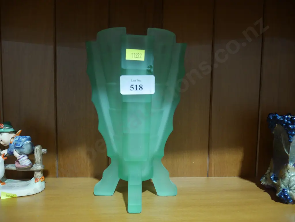 Uranium glass vase ~ damaged Image 1++