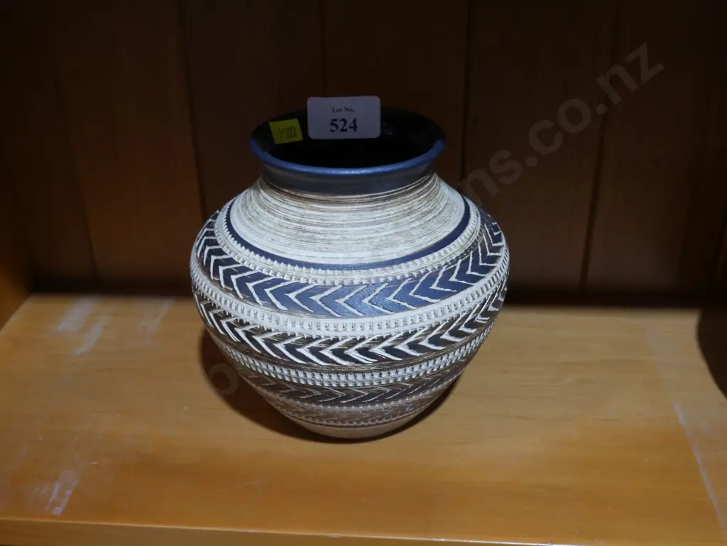 German vase Image 1++