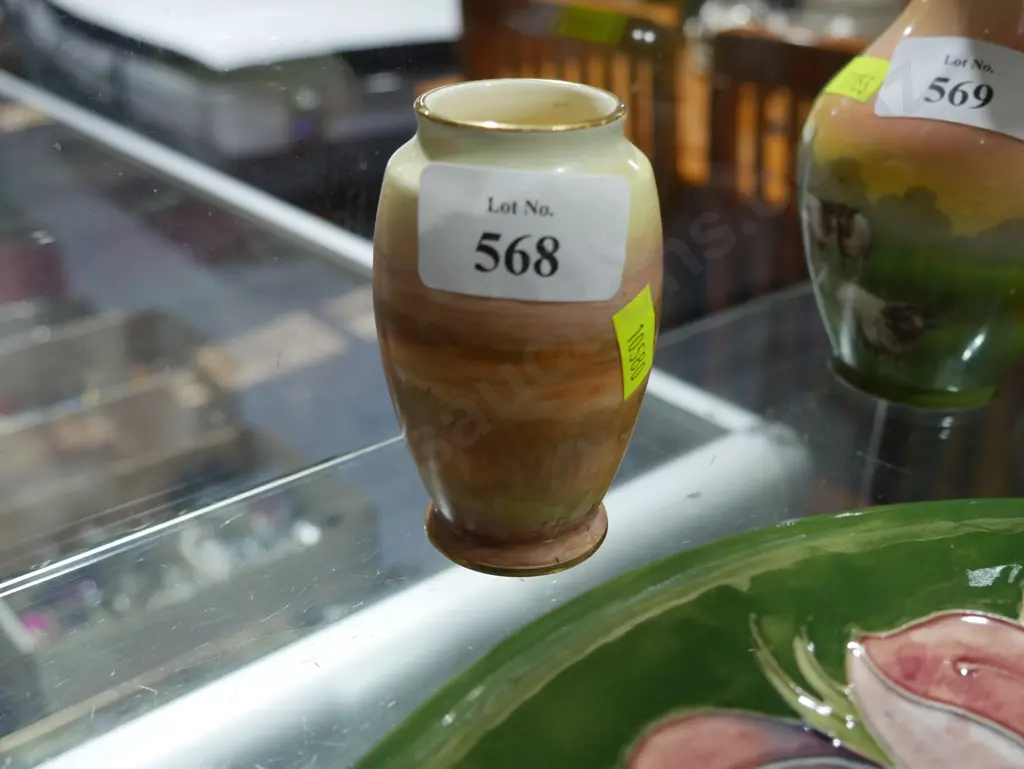 Royal Winton signed vase Image 1++