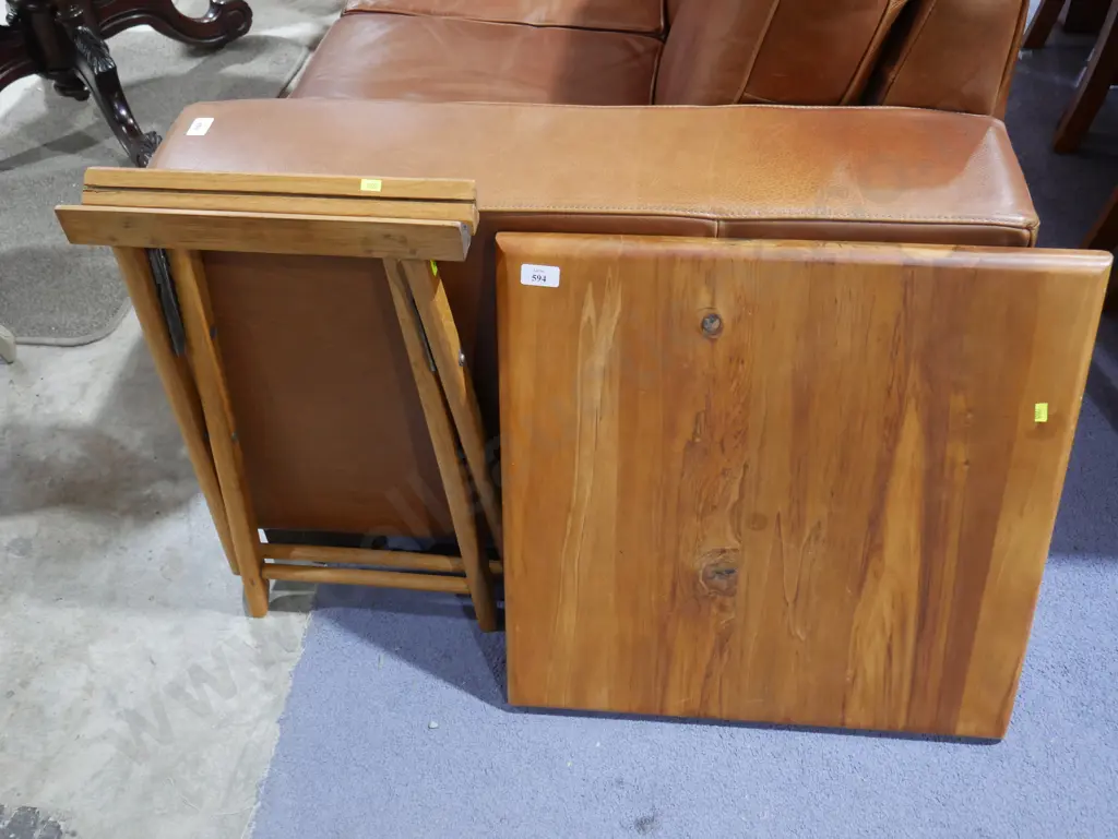 Fold up coffee table Image 1++