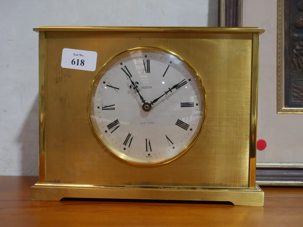 Brass mantle clock Image 1++
