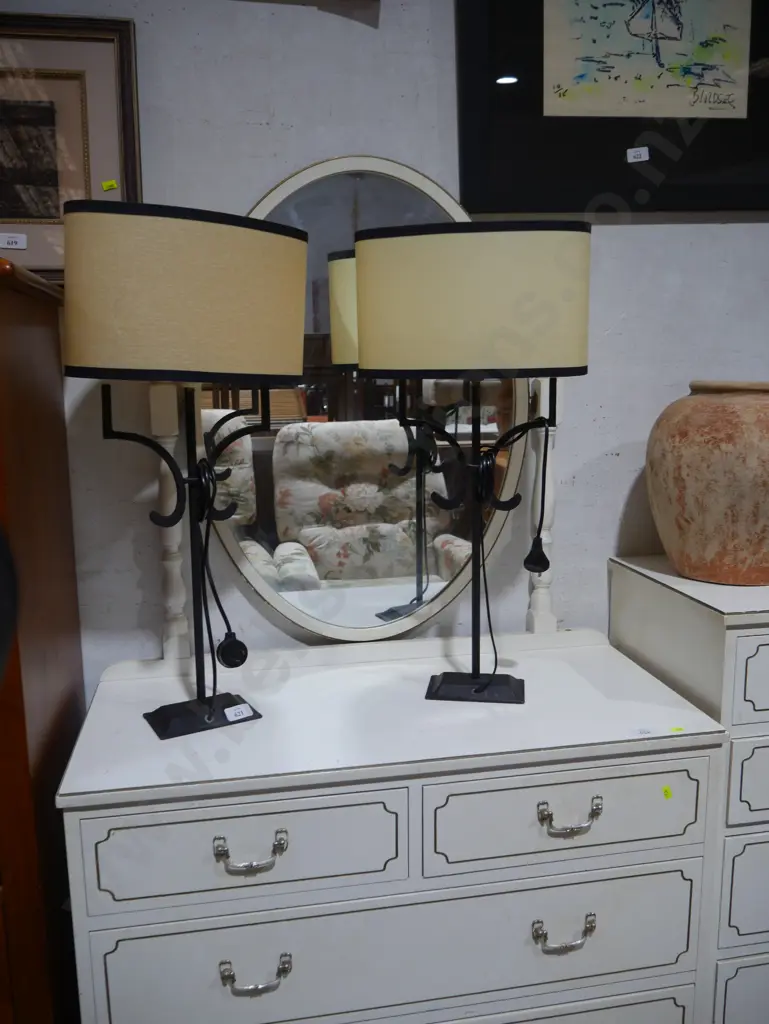 Pair of table lamps Image 1++
