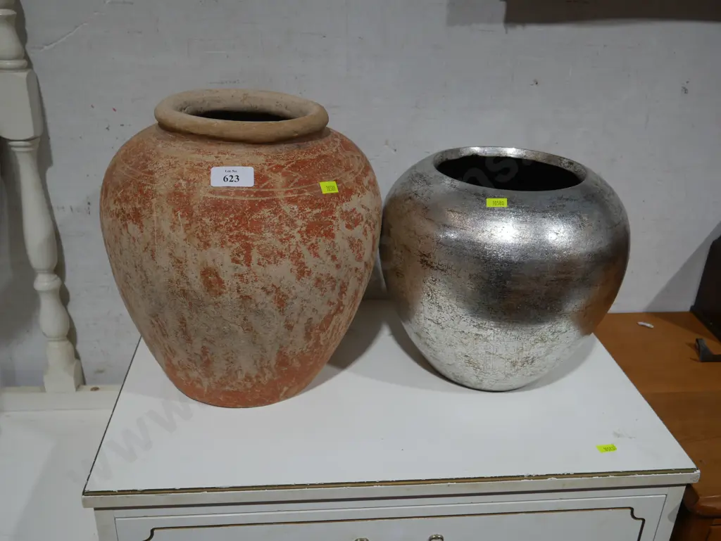 2 vases Image 1++