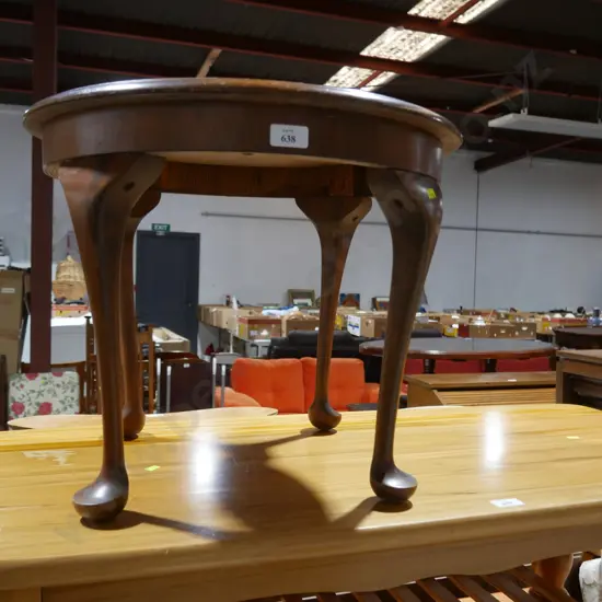 Round occasional table