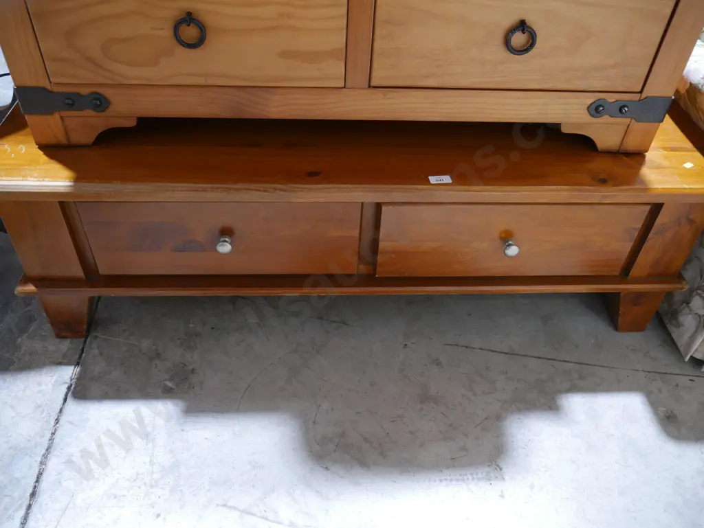 Coffee table with drawers Image 1++