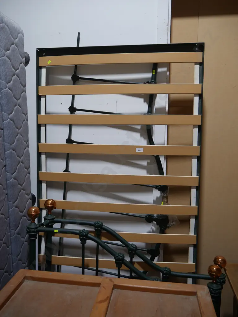 Metal framed day bed Image 1++