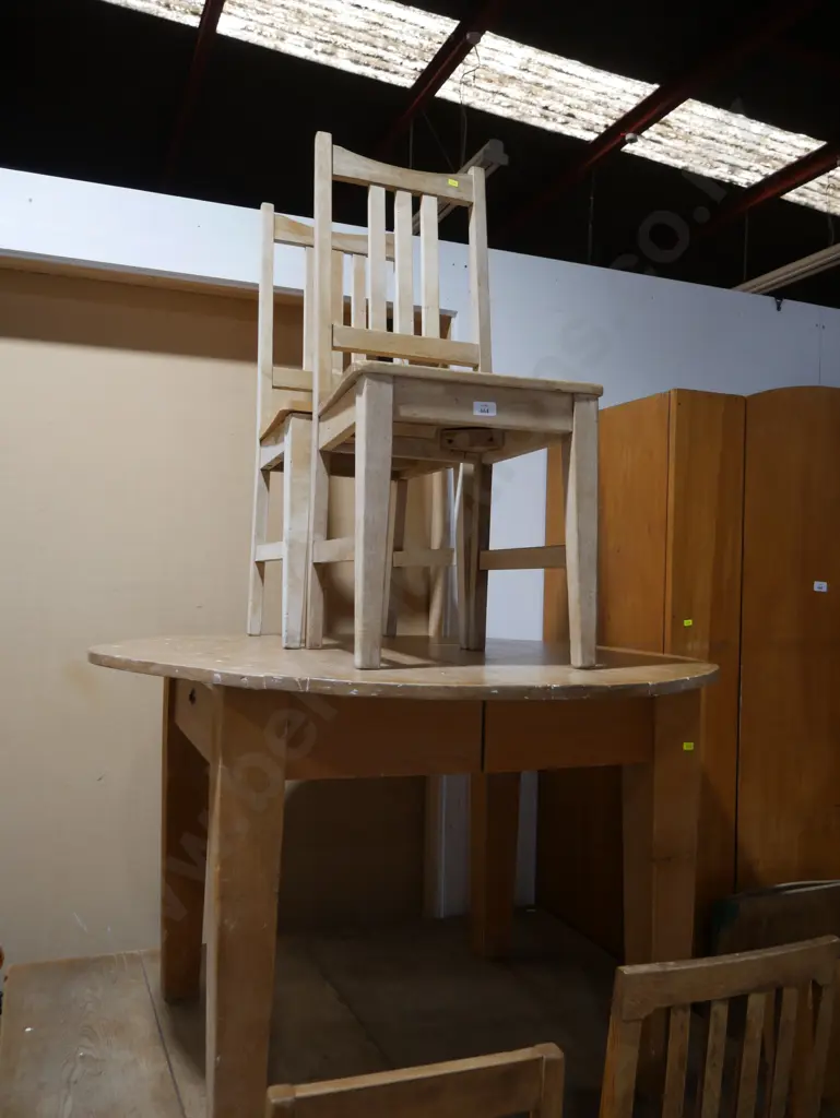 Dining table and two chairs Image 1++