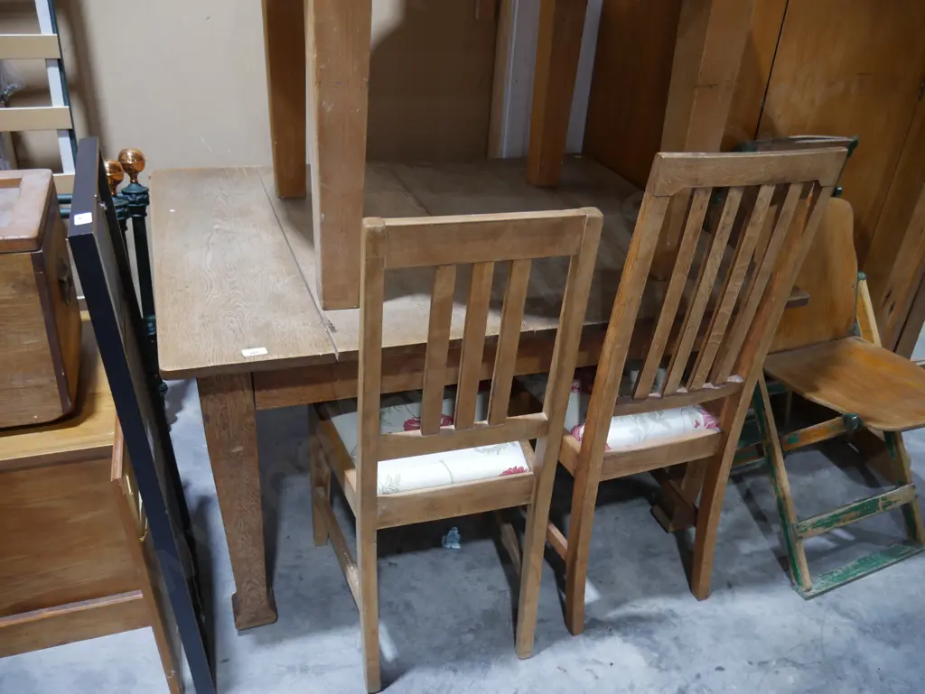 Dining table and two chairs Image 1++