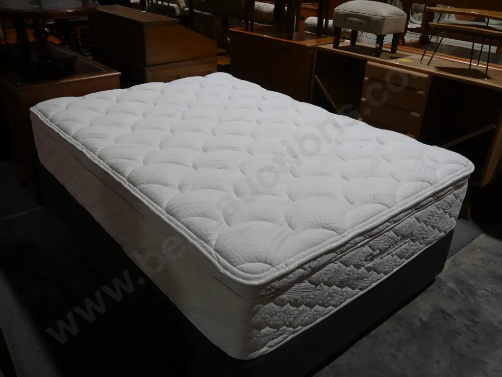 Double mattress and base Image 1++
