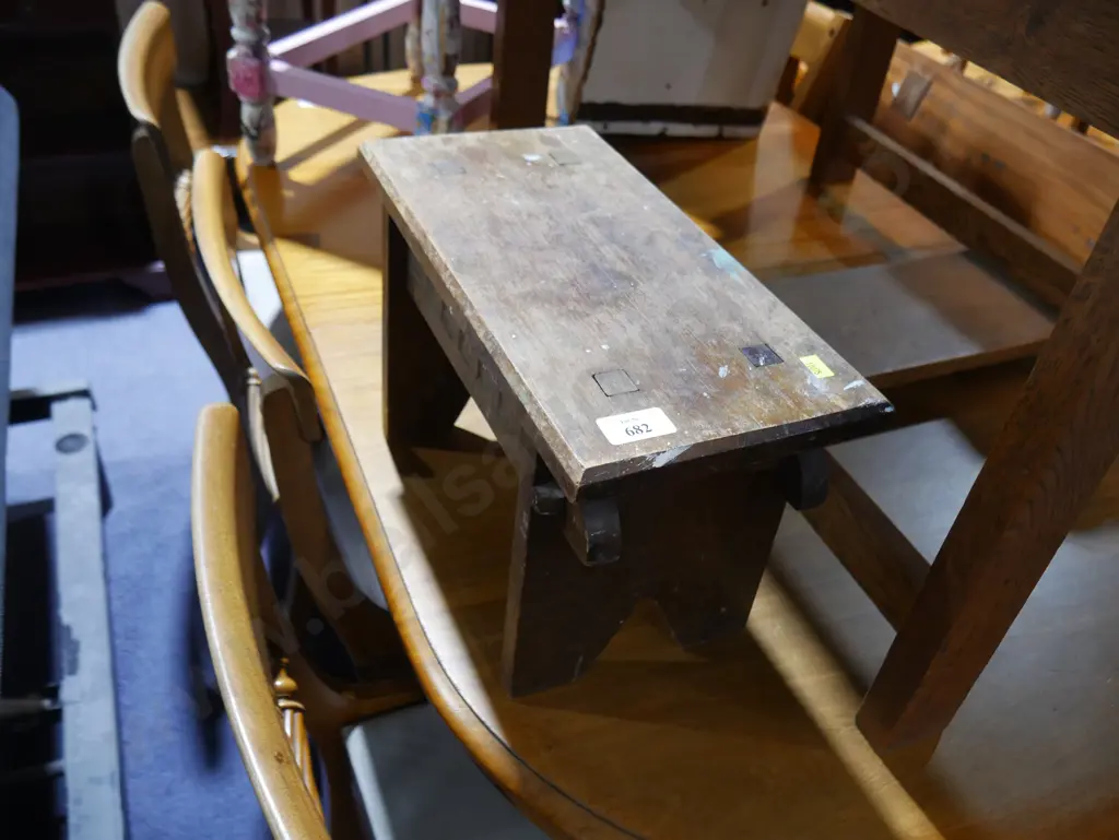 Small wooden stool Image 1++