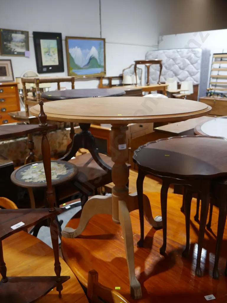 Occasional table Image 1++