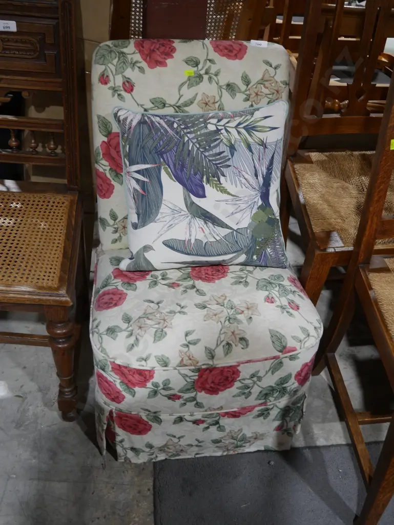 Bedroom chair Image 1++