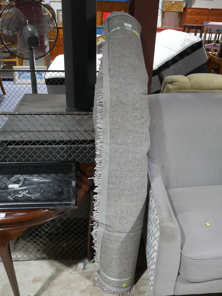 Gray shaggy floor rug Image 1++