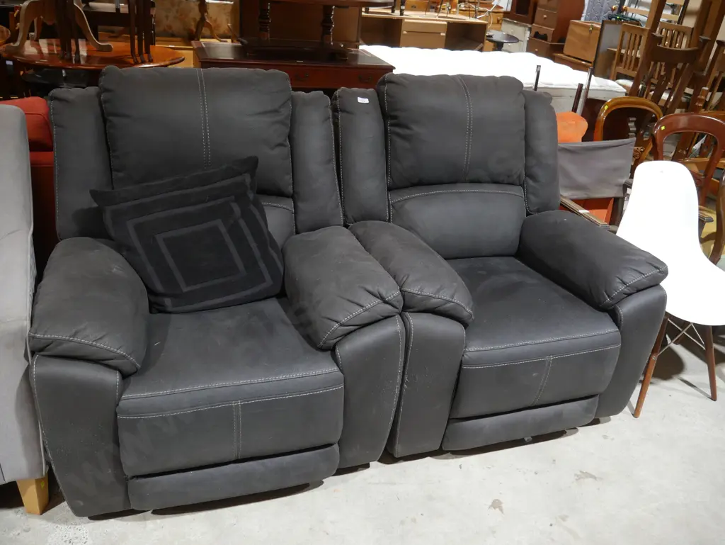 Pair of armchairs Image 1++