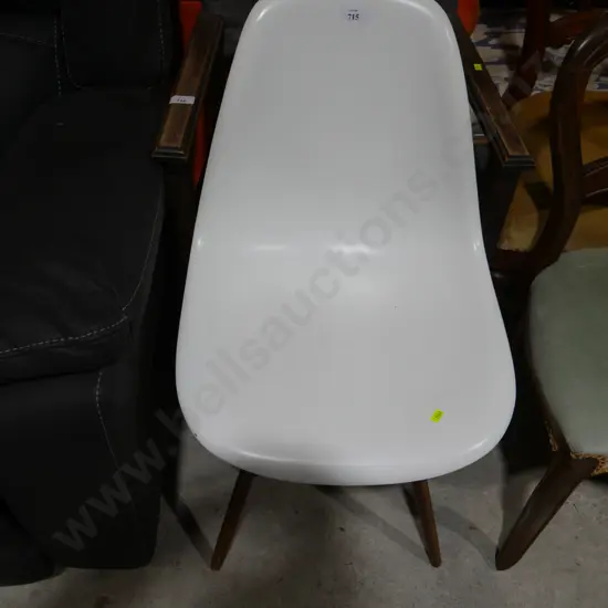 Eames style dining chair