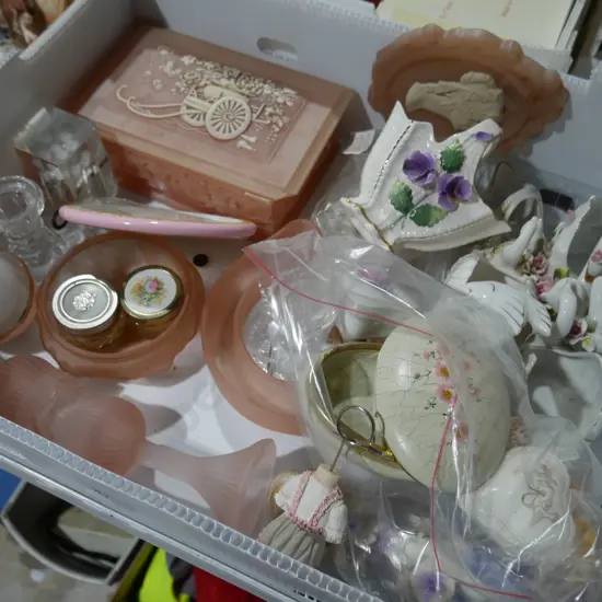 Swans, glassware etc