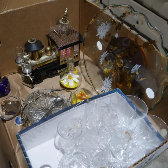 Train decanter, glassware