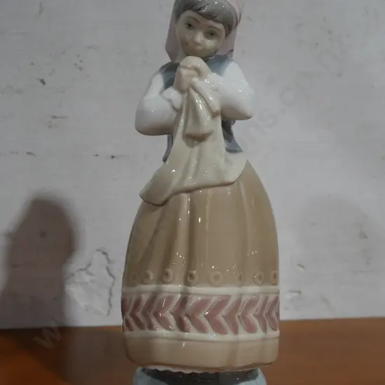 Lladro girl figurine