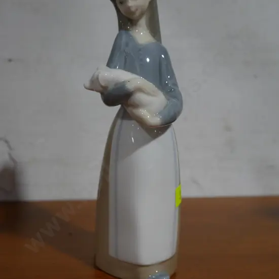 Lladro girl figurine