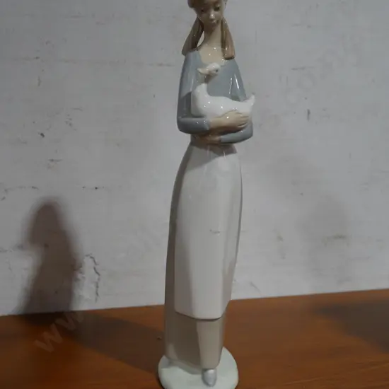 Lladro girl figurine