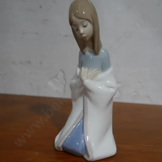 Lladro girl figurine