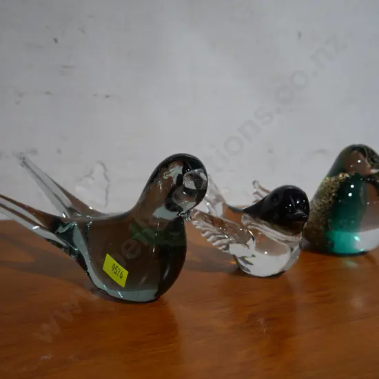 3 glass bird figures