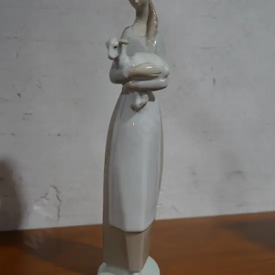 Lladro girl figurine