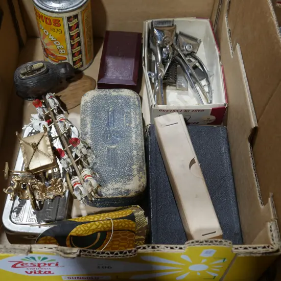 Vintage shavers, kiwi lighter etc