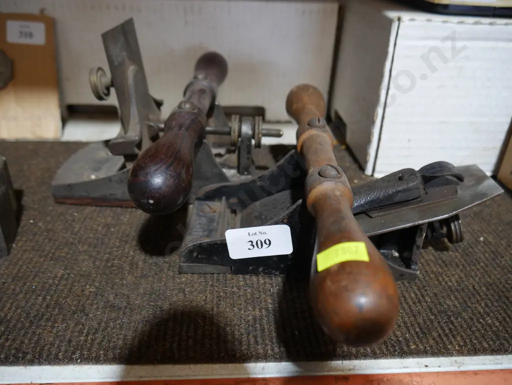 2 vintage planes Image 1++