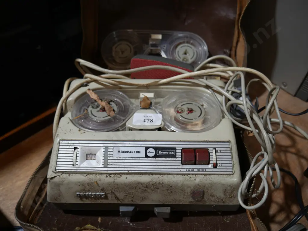 Old radio Image 1++