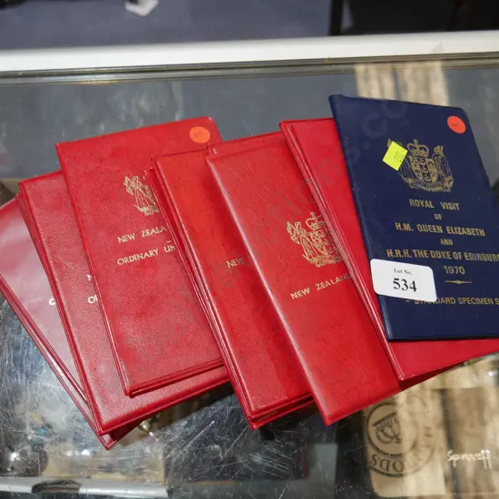 Quantity of coin sets