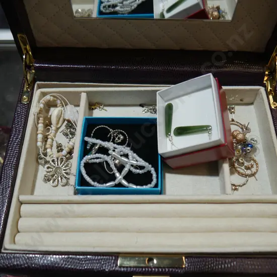 Jewellery box and contents