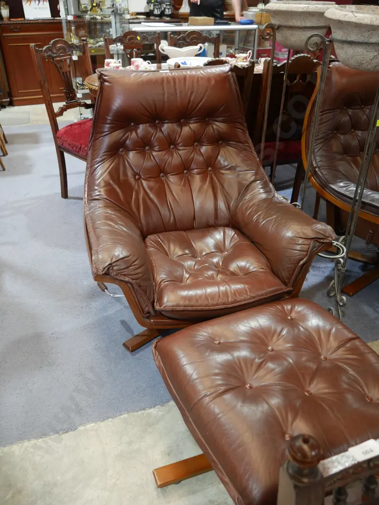 Leather deep button chair and stool Image 1++