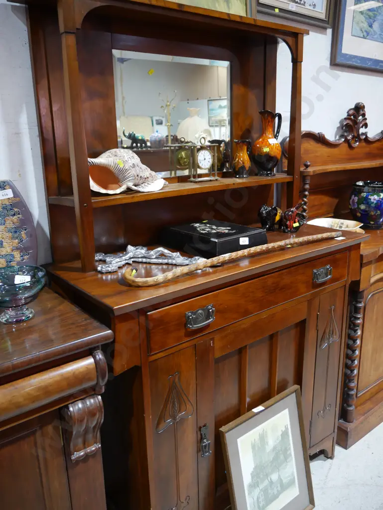 Mirror back sideboard Image 1++